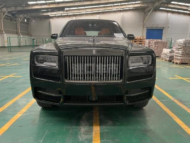 欧版2022款 劳斯莱斯库里南(Cullinan) 6.7T Black Badge