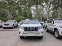 2023款 丰田霸道4000 4.0L TX-L 两气 外挂 天窗