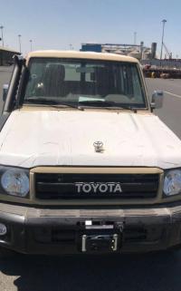 2023款 丰田酷路泽LC76 4.0L LC76 汽油 铝轮 无绞盘