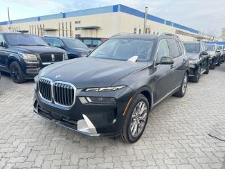 2023款 宝马X7 xDrive40i 豪华包  杨经理 13132141235（同微信）可视频验车 价格变动快 欢迎电话咨询现车情况