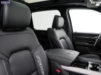 22款 5.7L 叛逆者前排座椅