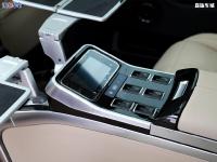 22款 3.5T 四驱 长轴 铂金版实车照片