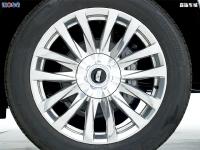 22款 3.0T 柴油 ESV加长 四驱 Premium Luxury前轮胎